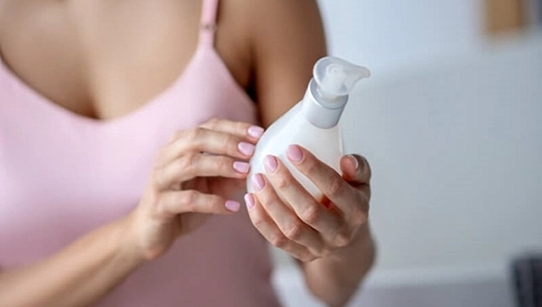 Dung dịch vệ sinh phụ nữ là gì và 5 điều bạn gái nên biết