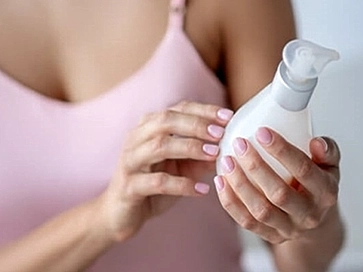 Kinh nguyệt có mùi hôi do đâu và mẹo ngăn mùi hiệu quả cho bạn gái
